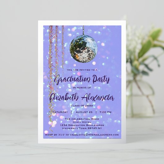 Silver Disco Ball en Streamers Graduation Party Folie Uitnodiging (Staand Voorkant)