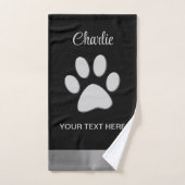 Silver Dog Paw op zwarte achtergrond Bad Handdoek (Handdoek)