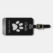 Silver Dog Paw op zwarte achtergrond Bagagelabel (Voorkant horizontaal)