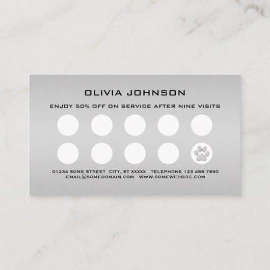 Silver Dog Paw op zwarte achtergrond Klantenkaartje (Achterkant)
