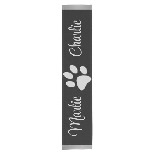 Silver Dog Paw op zwarte achtergrond Korte Tafelloper (Voorkant)