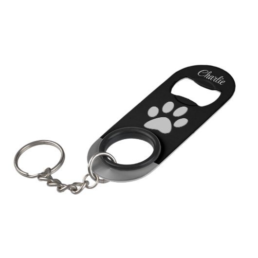 Silver Dog Paw op zwarte achtergrond Mini Flessenopener (Voorkant Gekanteld)