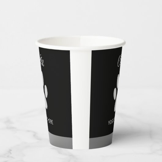 Silver Dog Paw op zwarte achtergrond Papieren Bekers (Links)