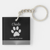 Silver Dog Paw op zwarte achtergrond Sleutelhanger (Achterkant)