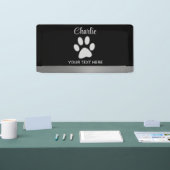 Silver Dog Paw op zwarte achtergrond Spandoek (Beurs)