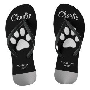 Silver Dog Paw op zwarte achtergrond Teenslippers