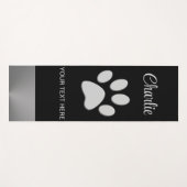Silver Dog Paw op zwarte achtergrond Yogamat (Voorkant (horizontaal))