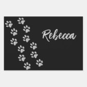 Silver Dog Paws zwarte achtergrond Afdrukpatroon Inpakpapier Vel (Voorkant 2)