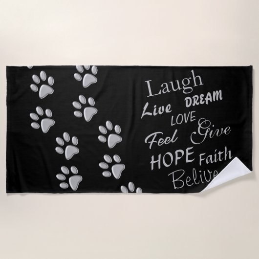 Silver Dog Paws zwarte achtergrond Afdrukpatroon Strandlaken (Voorkant)