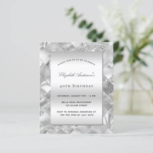 Silver elegant modern budget verjaardaguitnodiging (Staand voorkant)