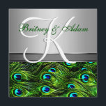 Silver & Emerald Green Peacock Wedding Invitations Kaart<br><div class="desc">Silver & Emerald Green Peacock Wedding Invitations - zijn uitgerust met paukveren in diverse, levendige, groene tinten onderaan met accenten van aqua, blauw, goud en nog veel meer. De bovenste helft is gehuld in zilver, verdeeld van het onderste vreugdevetherschema met een donkerzilver metalen gedrukte rand. De uitnodigingstekst op de voorshowcases...</div>