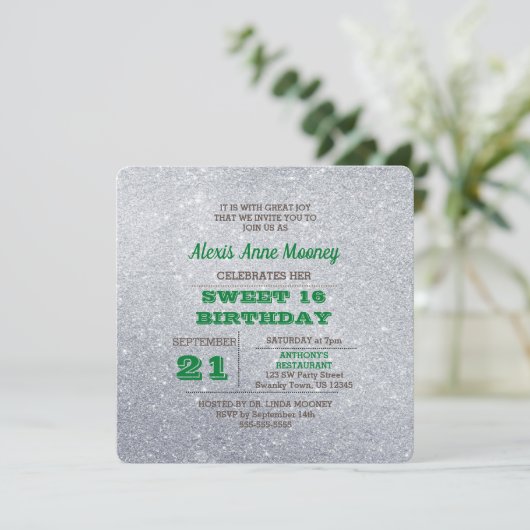 Silver & Emerald Green Sparkly Sweet 16 Uitnodigin Kaart (Staand voorkant)