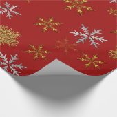 Silver en Gold Snowflakes op donkerrode kerst Cadeaupapier (Hoek)