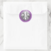 Silver en Paarse Fleur de Lis Embossed Kijk Ronde Sticker (Tas)