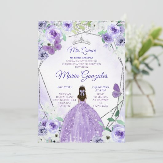Silver en Paarse Mis Quince Invitation Kaart (Staand voorkant)