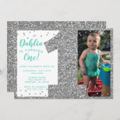 Silver First Birthday Invitation, Faux Glitter Kaart (Voorkant / Achterkant)