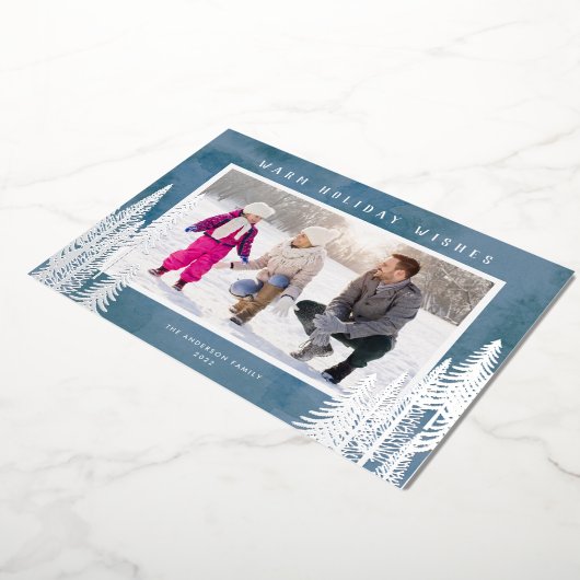 Silver Foil Evergreen Trees Blue Kerstmis Folie Feestdagenkaart (Gedraaid)