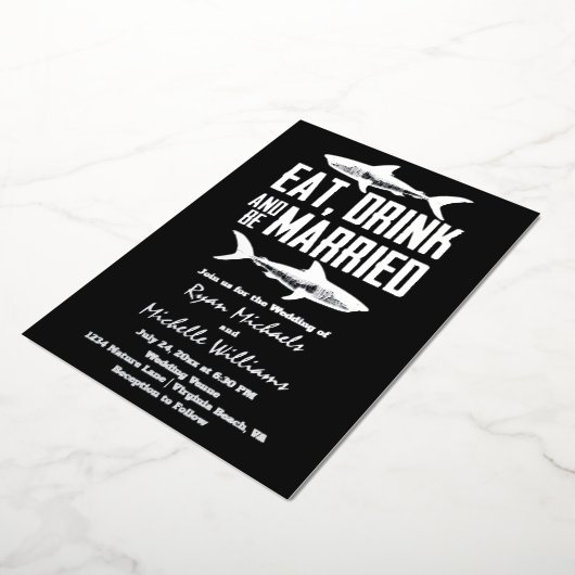 Silver Foil Shark Eat Drink en zijn huwelijkshuwel Folie Uitnodiging (Gedraaid)