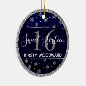 Silver Foil Snowflakes & blue bokeh Sweet 16 Keramisch Ornament (Rechts)