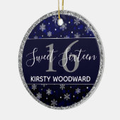 Silver Foil Snowflakes & blue bokeh Sweet 16 Keramisch Ornament (Links)