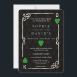 Silver Forest Groen Casino Vegas Poker Bruiloft Kaart<br><div class="desc">Uniek Casino Royale, art deco thema kaart ontwerp. Het beschikt over art deco stijl, een Roaring 1920's oude Hollywood gebroken lijst met faux zilver folie Fleur-de-lis, bos groene harten, Q en K op twee hoeken (simuleren speelkaarten), op Art Deco patroon achtergrond. Speciale bewoordingen worden gebruikt zoals in pokerspel. Op de...</div>