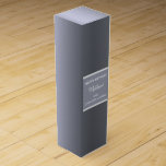 Silver fox verjaardag mannen grijze trendy wijn<br><div class="desc">Zilveren vos thema. Een faux zilveren cadeau wijndoos voor mannen,  jongens. Een donkerzilveren folie metallic uitziende,  gradiënt gekleurde achtergrond. Met de tekst: Happy Birthday. Personaliseren en namen toevoegen. De naam van de jarige is geschreven met een modern handgeschreven stijlschrift.</div>