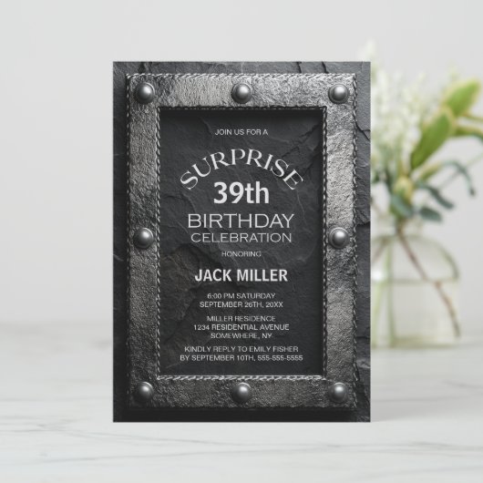Silver Frame Black Slate Surprise Birthday Party Kaart (Staand voorkant)