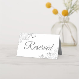 Silver Frills op White Elegant Wedding Reserved Plaatskaartje