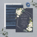 Silver Geometric Navy Blue White Floral Wedding Kaart<br><div class="desc">Moderne en trendy, deze trouwuitnodiging is voorzien van een faux zilveren folie die is voorzien van waterverf eucalyptus greenery en witte florale voorzieningen, tegen een moderne blauw marinekant. De achterkant van de kaart is voorzien van een blauw marinehandbeschilderde textuur van de waterverf. Hartelijk dank voor uw steun aan ons kleinbedrijf,...</div>