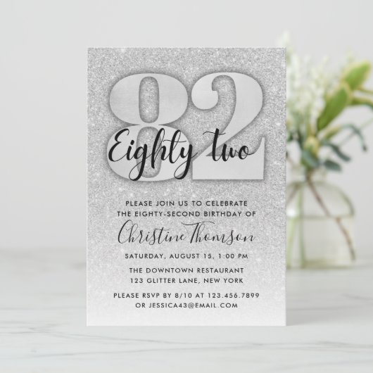 Silver Glitter 82nd Birthday Invitation Kaart (Staand voorkant)