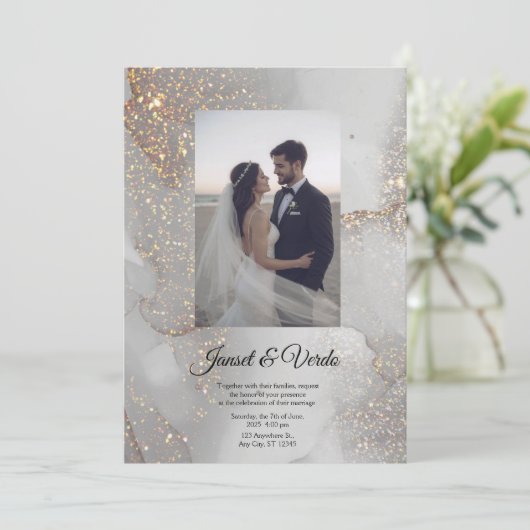 Silver Glitter Bride and Groom Wedding Invitation Kaart (Staand voorkant)