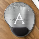 Silver Glitter Brushed Metal Monogram Name Gel Muismat<br><div class="desc">Silver Faux Folie Metallic Sparkle Glitter Brushed Metal Monogram Naam en Initiaal Mousepad (Muismat). Dit maakt de perfecte lieve 16 verjaardags-,  bruiloft-,  vrijgezellenfeest-,  jubileum-,  baby shower- of vrijgezellenfeestcadeau voor iemand die van glamluxe en chique stijlen houdt.</div>