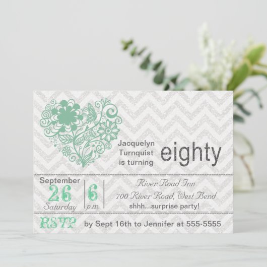 Silver Glitter Chevron Stripe 80th Birthday Invite Kaart (Staand voorkant)