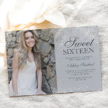 Silver glitter chic princess gray foto Sweet 16 Kaart<br><div class="desc">Een moderne,  eenvoudige zilveren glitter is stijlvol op aanpasbare,  grijze,  zestien verjaardagsfeestdagen,  voeg uw afbeelding toe.</div>