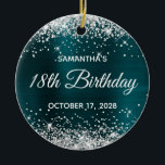 Silver Glitter Dark Turquoise Folie 18th Birthday Keramisch Ornament<br><div class="desc">Creëer je eigen 18e verjaardagscirkel ornament voor je dochter. Pas de stijl van de bloktekst en/of van de calligrafische doopvont aan. Verander de tekst voor om het even welke speciale of mijlpaalverjaardag. De digitale kunstachtergrond is voorzien van een faux zilveren glitter en donkere turquoise blauwgroen ombre folie. Aan de achterkant...</div>