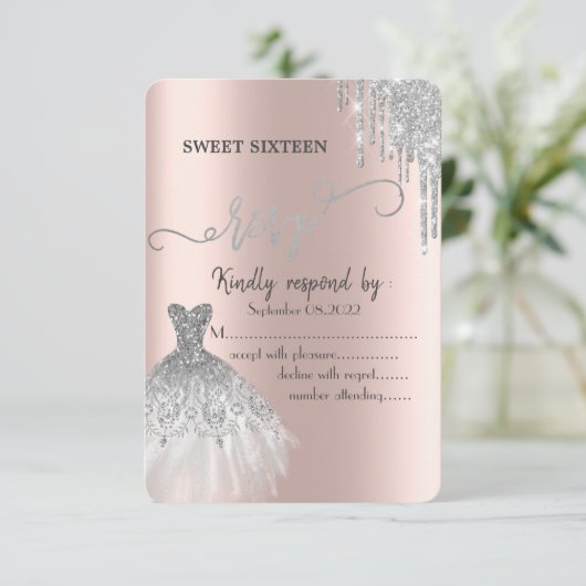 Silver Glitter Dress Sweet 16 RSVP Kaart (Staand voorkant)