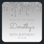 Silver Glitter Drip 90th Birthday Party Dank u Vierkante Sticker<br><div class="desc">Deze chic 90ste verjaardagsfeestje,  dankjewel-jullie stickers,  hebben een dunne zilveren faux glitter drip border en een zilveren ombre achtergrond. De woorden "Bedankt voor je komst!" staan in grijs. Pas ze aan met haar naam in handschrift script,  samen met haar verjaardag en datum hieronder.</div>