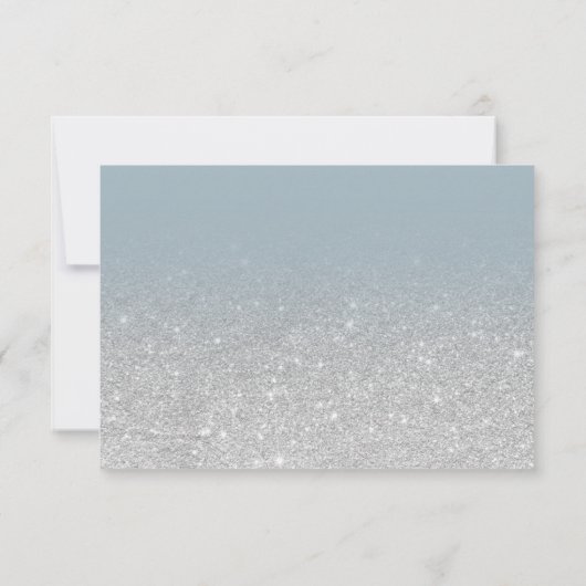 Silver glitter dusty blue script chic rsvp (Achterkant)