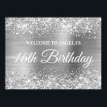 Silver Glitter en Folie 16th Birthday Welcome Poster<br><div class="desc">Creëer je eigen 16e verjaardagsfeest vieren welkomstteken 24x18 poster voor je vriend. Ik heb nog een paar mijlpaal verjaardagen beschikbaar, maar ik kan de creatorverzoeken hier in het systeem beantwoorden. Sweet 16. Zoete zestien. Zestiende verjaardag. De achtergrond is voorzien van een faux sparkly zilver glitter met een grijs geborsteld metaal...</div>