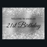 Silver Glitter en Folie 21st Birthday Welcome Poster<br><div class="desc">Creëer uw eigen viering van het 21ste verjaardagsfeest verwelkom 24x18 poster voor uw vriend. Ik heb nog een paar mijlpaal verjaardagen beschikbaar, maar ik kan de creatorverzoeken hier in het systeem beantwoorden. De achtergrond is voorzien van een faux sparkly zilver glitter met een zilvergrijs geborsteld metaal voor folie digitale kunst....</div>