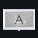 Silver Glitter en Sparkle Monogram Visitekaarthouder<br><div class="desc">Silver Faux Glitter en Sparkle Elegant Monogram Business Card Holder. Deze houder van een bedrijfskaart kan worden aangepast om uw initiaal en voornaam op te nemen.</div>