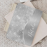 Silver Glitter Glam Bling Personalized Metallic iPad Pro Cover<br><div class="desc">Pas dit zilveren geborstelde metaal eenvoudig aan en glamoureus faux glitter-gepatterde iPad-cover met uw eigen naam.</div>