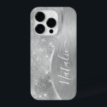 Silver Glitter Glam Bling Personalized Metallic iPhone 14 Plus Hoesje<br><div class="desc">Pas deze zilveren geborstelde metalen en glamoureuze faux glitter-patterned-telefoonbehuizing eenvoudig aan met uw eigen aangepaste naam.</div>