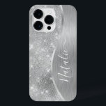 Silver Glitter Glam Bling Personalized Metallic iPhone 14 Pro Max Hoesje<br><div class="desc">Pas deze zilveren geborstelde metalen en glamoureuze faux glitter-patterned-telefoonbehuizing eenvoudig aan met uw eigen aangepaste naam.</div>