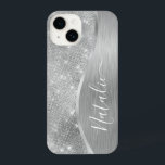 Silver Glitter Glam Bling Personalized Metallic iPhone 14 Hoesje<br><div class="desc">Pas deze zilveren geborstelde metalen en glamoureuze faux glitter-patterned-telefoonbehuizing eenvoudig aan met uw eigen aangepaste naam.</div>