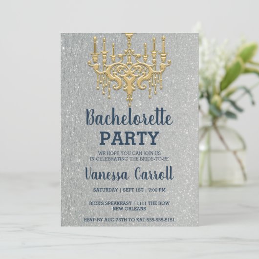 Silver Glitter Gold Chandelier Party Invitation Kaart (Staand voorkant)