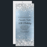 Silver Glitter Light Blue Folie 40th Birthday Kaart<br><div class="desc">Een glamoureuze uitnodiging voor haar 40e verjaardag voor het afdrukken of digitaal downloaden. Faux sparkly zilver grijs glitter tegen een lichtblauwe achtergrond van rode metalen folie. Pas de kalligrafie en de lettertypestijlen, de kleur en de grootte aan zoals nodig om uw eigen uitnodiging voor haar glamoureuze mijlpaalviering te creëer. Alle...</div>