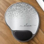 Silver Glitter Metal Monogram Glam Name Gel Muismat<br><div class="desc">Silver Faux Folie Metallic Sparkle Glitter Brushed Metal Monogram Name Mousepad (Muismat). Dit maakt de perfecte liefhebbende 16 verjaardag,  bruiloft,  vrijgezellenfeest,  verjaardagsdag,  baby shower of vrijgezellenfeest voor iemand die van luxe glam en stijl houdt.</div>