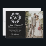 Silver Glitter Monogram Poker Chip Casino Wedding Aankondiging<br><div class="desc">Laat iedereen weten dat je het deed,  je trouwde in stijl met deze moderne en zeer trendy trouwaankondigingskaarten. Het ontwerp is gemakkelijk te personaliseren met uw speciale evenementenbewoording en uw familie en vrienden zullen blij zijn wanneer ze deze fantastische huwelijksaankondigingskaarten ontvangen.</div>