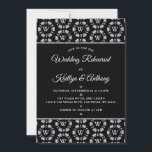 Silver Glitter Monogram Poker Chip Casino Wedding Kaart<br><div class="desc">Vier in stijl met deze fantastische uitnodigingen voor huwelijksrepetities. Het moderne en zeer trendy design is perfect voor een bruiloft in het fantastische Las Vegas of een casino locatie. De bewoording is gemakkelijk te personaliseren en uw gasten zullen zo opgewonden zijn om deze uitnodigingen in de mail te krijgen. Overeenkomende...</div>